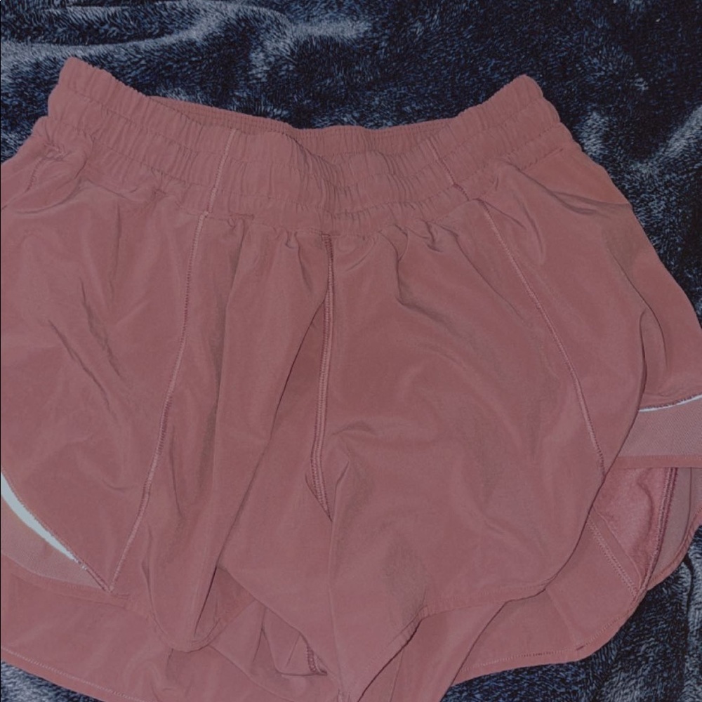 LULU purple hotty hots size 6 4 inch athletic shorts💜